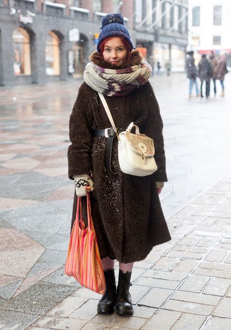 “If I could, I would wear vintage only. I've had the same style since I was four. I like skirts and dresses, girlish looks and 40s and 50s styles. This coat is the most dark piece of clothing I own.  Swedish blogger Elsa Billgren is my goddess.” Swedish Style Fashion, Hel Looks, Vintage Street Fashion, Finnish Fashion, Street Style Blog, Skirts And Dresses, Looks Street Style, Lovely Clothes, 50s Fashion