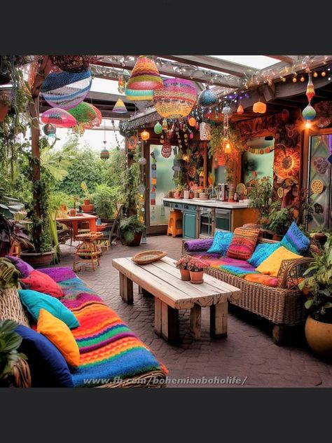 Boho 3 Season Room, Morracon Home Decor, Boho Back Porch, Bohemian Furniture Ideas, Eclectic Kitchen Bohemian, Patio Mexicano, Hippie Backyard, Mexican Patio Ideas, Witchy Backyard