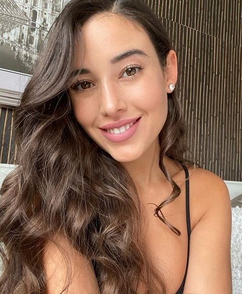 Angeline Varona Biography, Wiki, Height, Boyfriend & More Angie Varona, Florida Woman, Scammer Pictures, American Model, Single Woman, New Photo Download, Kevin Costner, Social Media Stars