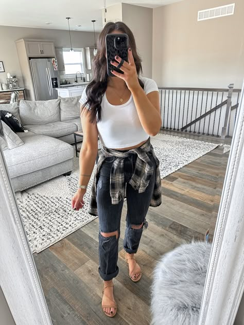 Bar Hopping Outfit Summer, Sandal And Jeans Outfit, Black Jeans Summer Outfit Casual, Black Cropped Straight Leg Jeans Outfit, Black Jeans With Flannel Outfit, Flannel Waist Outfit, Black Tapered Jeans Outfit, Mom Jeans With Sandals Outfit, Cropped Tee And Jeans Outfit