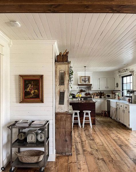 A faux shiplap ceiling (or planked ceiling) is a beautiful way to add character, charm, and texture to any home. Whether you want to cover a dated popcorn ceiling, customize your home, or just add some interest to a boring space, this DIY project is sure to be a winner. Learn how various bloggers installed their ceilings and get inspired with some beautiful shiplap ceilings you will love! Oak Kitchen Cabinets, White Shiplap, Rustic Farmhouse Kitchen, Kitchen Ceiling, Oak Kitchen, Kitchen Farmhouse, Cottage Kitchen, My New Room, Rustic Kitchen