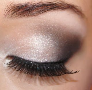 Winter Make-up, Winter Eye Makeup, Make Up Guide, Grey Makeup, Make Up Ideas, Make Up Videos, Trendy Makeup, Smokey Eyes, Eye Makeup Tips