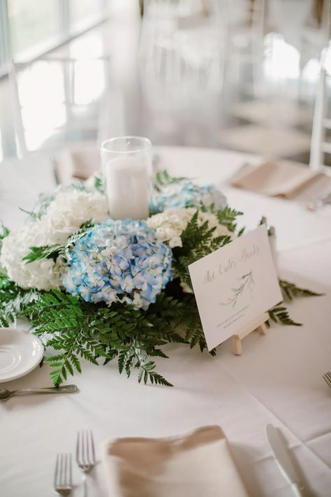 Purple Hydrangea Centerpiece Wedding, Hydrangea Roses Centerpiece, Simple Hydrangea Centerpiece Wedding, Hydrangeas Table Decor, Wedding Hydrangea Centerpiece, Hydrangea Table Centerpiece, Plant Inspired Wedding, Hydrangea Wedding Decor, Hydrangea Wedding Flowers