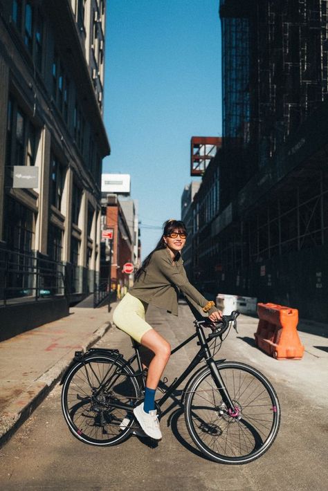 FP MOVEMENT ADVENTURE SHOP | Natalie Off Duty | Bloglovin’ Natalie Off Duty, Chill Style, Bike Aesthetic, Cycling City, Urban Cycling, Stylish Activewear, Bike Photoshoot, Bike Photography, Free People Activewear