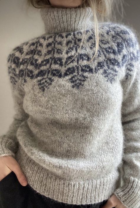 Petite Knits, Danish Knitting, Scandinavian Sweater, Punto Fair Isle, Maglia Fair Isle, Icelandic Wool Sweaters, Fair Isle Pullover, Norwegian Sweater, Icelandic Sweaters