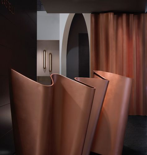 De Castelli's experiments on the antibacterial properties of copper Reception Podium, Hangar Design, Lounge Reception, Copper Furniture, Copper Properties, Reception Desk Design, Reception Counter, New Interior Design, Lobby Design