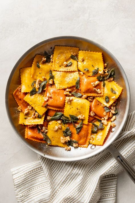 This easy recipe elevates store-bought pumpkin ravioli with sage brown butter sauce, toasted walnuts, and a surprise finishing touch. This is a dreamy fall dinner, and best of all it takes just 25 minutes! Sage Brown Butter, Health Lunch, Pumpkin Ravioli, Brown Butter Sauce, Homemade Ravioli, Fit Foodie, Fall Dinner Recipes, Breakfast Healthy, Toasted Walnuts