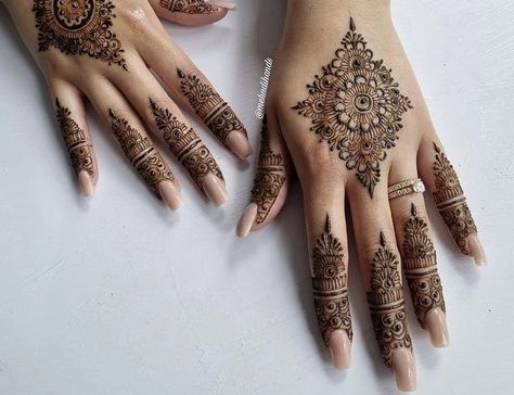 Hand Mehndi Design Simple, Mehndi Designs 2022, Tikki Mehndi, Modern Mehndi, Unique Henna, Finger Henna Designs, Henna Tattoo Designs Hand, Modern Henna Designs, Latest Henna Designs