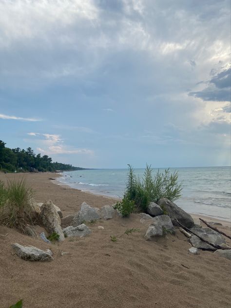 #beach #beachy #waves #pretty #gorgeous #aesthetic #aesthetic #grandbend #ontario #vacay Abandoned Island Aesthetic, Abandoned Beach House, Beach Horror, Abandoned Beach, Abandoned Island, Deserted Beach, Stories English, Trust Fall, Deserted Island