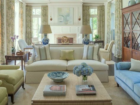 Phoebe Howard, Coastal Style Living Room, Greenwich House, Living Room Green, Traditional Living, Traditional Living Room, Contemporary Living Room, A Living Room, Formal Living Rooms