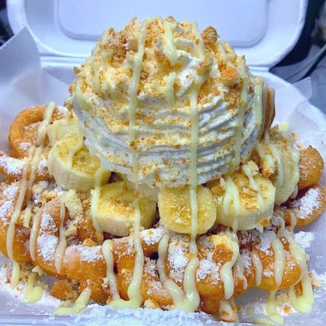 Funnel Cake Recipe, Funnel Cakes, Fair Food, Junk Food Snacks, Funnel Cake, Food Drinks Dessert, Fair Food Recipes, Fun Baking Recipes, Cake Toppings