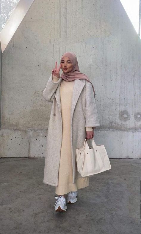 Hijab Winter Style, Hijabi Fall Outfits, Hijab Outfit Winter, Hijabi Winter Outfits, Winter Abaya, Winter Hijab Outfits, Winter Hijab, Modest Outfits Muslim, Modest Winter Outfits