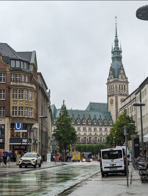 Aesthetic Screen, City View Night, Desired Reality, On A Rainy Day, Minecraft Ideas, Hamburg Germany, A Rainy Day, Photo Location, City View