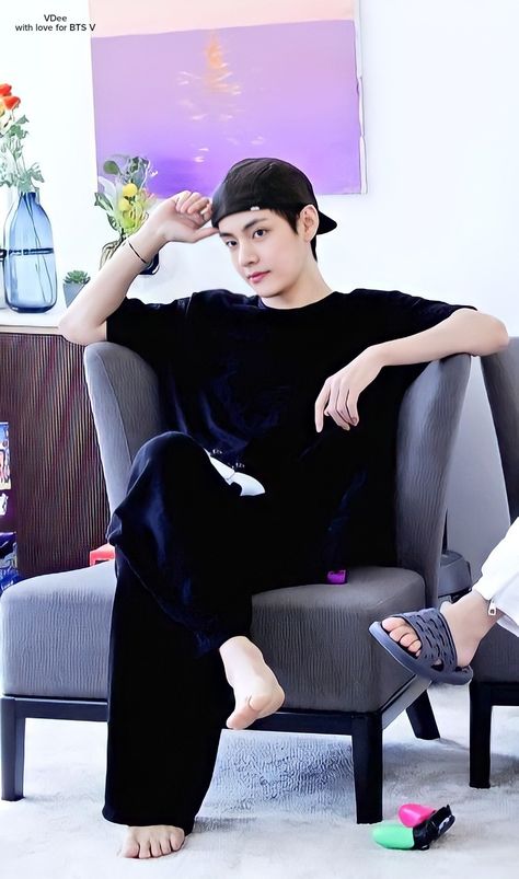 Jungkook Sitting Pose, Jungkook Sitting Photoshoot, Jungkook Sitting On A Chair, Jungkook Sitting, Food Iranian, Persian Food Iranian Cuisine, Bts Wallpaper Lyrics, Saree Photoshoot, Sitting Poses