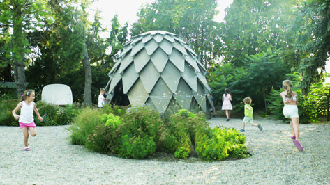 Gallery of Meditate In This Mobile Nature-Inspired Pinecone Gazebo - 7 Outdoor Shelters, Outdoor Gazebos, Outdoor Classroom, Play Structure, Geodesic Dome, Natural Ventilation, Small Buildings, Structure Architecture, Salou