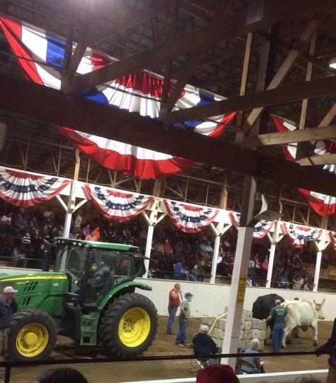 Steer Pull at the Fryeburg Fair...love the John Deere too! Fryeburg Fair Maine, Funny Farm, John Deere, Monster Trucks, Maine, Funny