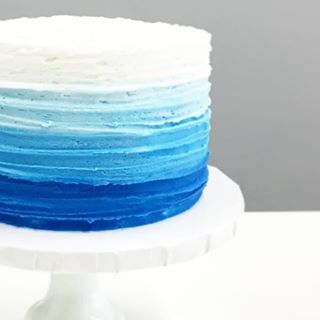 Blue ombre Cake - Blue gradient cake. Lynn's Mix (@lynnsmix) • Instagram photos and videos Blue Gradient Cake, Blue Ombre Cake, Gradient Cake, Ombré Cake, Watercolor Cake, Ombre Cake, Olive Oil Cake, Blue Cakes, Baby Boy 1st Birthday