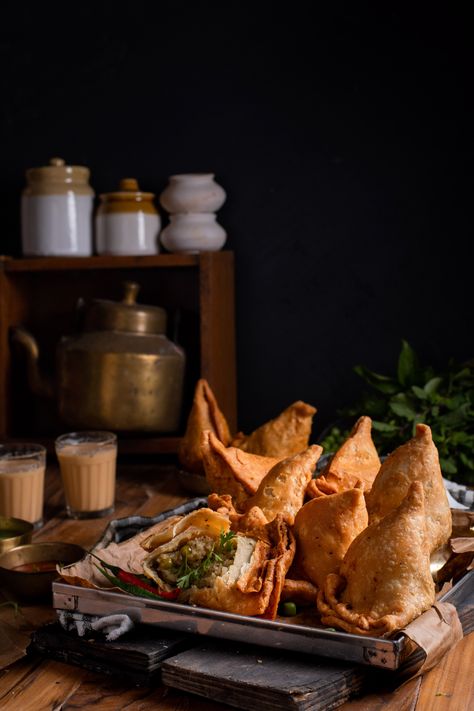 SAMOSA.....the indian teatime staple . on Behance Samosa Aesthetic, Indian Food Photography Styling, Samosa Photography, Indian Samosas, Book Shoot, Food Shoot, Delicious Food Image, South Indian Snacks, Indian Food Photography