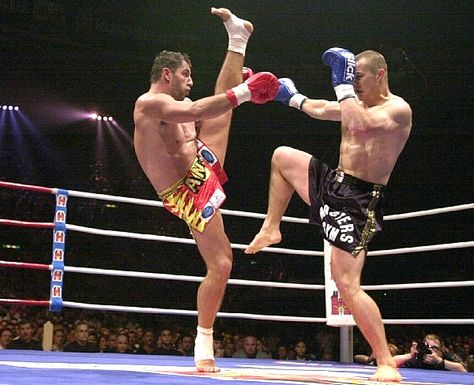 Axe kick / Heel drop kick.  It has awkward timing and is extremely vulnerable especially in a real fight.  And yet if you can make an opportunity to use it, it is devastating.  Again, high risk, high return. Andy Hug, Flying Side Kick, Takedowns Martial Art, Types Of Kicks Martial Arts, Random Poses, Drop Kick, Drop Kick Meme, Junggi Kim, Drawing Study