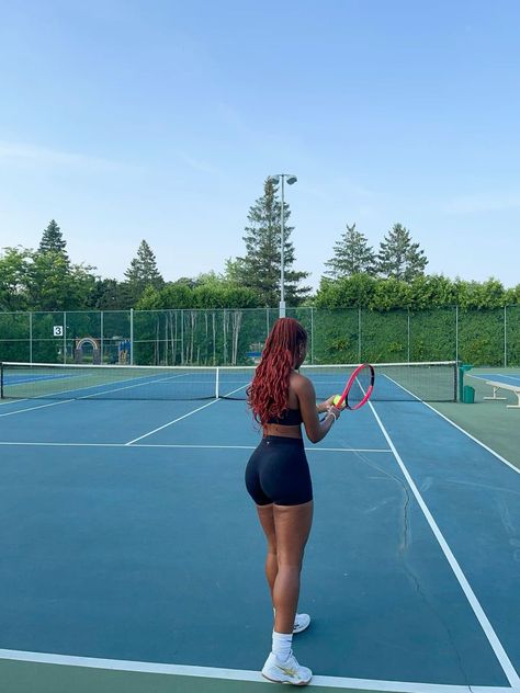 nanie (@prett_Nanie) on X Tennis Aesthetic Black Woman, Tennis Outfit Black Women, Black Tennis Outfit, Tennis Instagram Pictures, Aesthetic Tennis Outfit, Badminton Girl, Rasta Braids, Tennis Pics, Tennis Girl Aesthetic