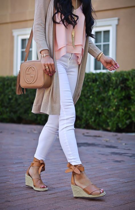 white jeans, long linen cardigan, gucci soho disco leather bag, vince camuto leddy ankle wrap wedge sandals, phaara necklace, petite fashion blog, spring outfit, summer outfit, casual outfit - click the photo for outfit details! Wedge Sandals Outfit, Wedges Outfit, Outfit With Wedges, Stylish Petite, White Jeans Outfit, Outfit Jeans, Outfit Trends, Fashion Mode, Petite Fashion