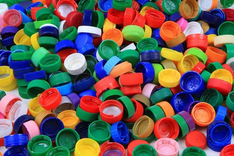 This Is Why You Should Keep the Cap on When Recycling Plastic Bottles Upcycle Plastic, Plastic Bottle Caps, Plastic Recycling, Recycling Facility, Juice Boxes, Smart Living, Recycling Bins, Recycle Plastic Bottles, Storage Bins