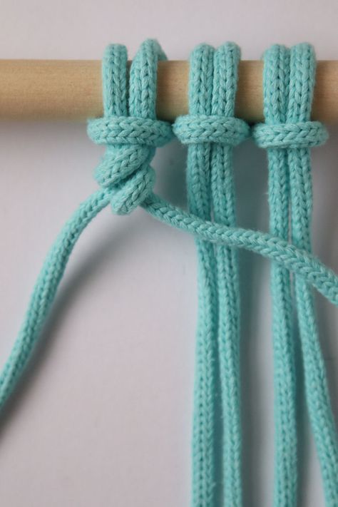 How To Tie A Double Half Hitch Knot - Macrame Double Half Hitch Knot Tutorial, Diagonal Half Hitch Knot Tutorial, Macrame Hitch Knot, Horizontal Double Half Hitch Knot, Diagonal Double Half Hitch Knot Tutorial, Double Half Hitch Knot Macrame, Double Half Hitch Knot Tutorial, Double Half Hitch Knot, Hitch Knot