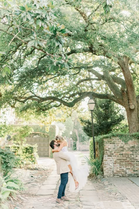 couples photoshoot downtown in charleston - moss trees couples photos - southern engagement photos - for love and lemons gown - cute couple poses for photos Couples Photoshoot Downtown, Photoshoot On Beach, Charleston Engagement Pictures, Charleston Elopement, Charleston Engagement Photos, Photoshoot Downtown, Engagement Announcement Photos, Charleston Engagement, Cypress Gardens