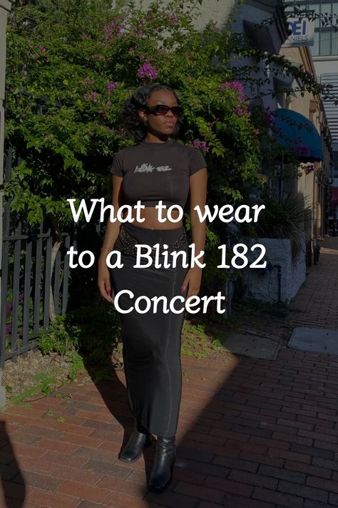 Create a simple yet aesthetic and cute outfit for your next Blink 182 concert that will make you stand out in the crowd! Let your style shine with this easy and trendy look. Third Eye Blind Concert Outfit, Blink 182 Concert Outfit Ideas, What To Wear To Blink 182 Concert, Blink 182 Concert Outfit Summer, Punk Concert Outfit Summer, Punk Concert Outfit Ideas, Band T Outfit, Fitted Punk T-shirt For Concert, 90s Concert Outfit