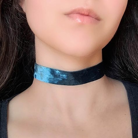 "A luxe, blue green crushed velvet choker featuring comfortable stretch velvet ribbon and adjustable bronze hardware. The length shown in the photos is 11.5\" on a model with a 12\" neck. Each size comes with an additional 2.5\" extender chain. When selecting your stretch choker necklace length, measure around the smallest part of your neck and subtract .5\". If you're in between sizes, go for the next smallest size and use the extender chain for the perfect fit! Jewelry Care Tips For a Long, Ha Fairy Grunge Necklace, Whimsigoth Jewelry, Green Fairycore, Fairycore Necklace, Grunge Necklace, Blue Choker, Makeup Accesories, Teal Velvet, Blue Fairy