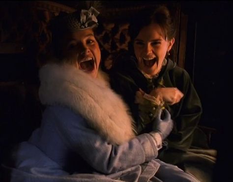 Meg And Amy March, Amy From Little Women, Sisters In Movies, Meg March Icon, Little Women Movie Aesthetic, Little Women Winter Aesthetic, Amy Little Women Aesthetic, Little Women Behind The Scenes, Little Women 2019 Aesthetic