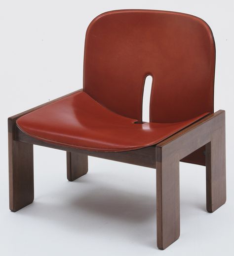 Tobia Scarpa, Afra Scarpa. Chair (model 925). 1966 Famous Furniture Designers, Tobia Scarpa, Living Room Furnishings, Single Chair, Armchair Furniture, Chaise Design, Easy Chair, Take A Seat, Cool Chairs