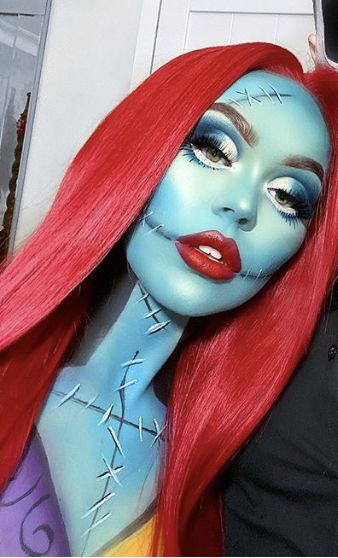 Woman Horror Costumes, Cartoon Halloween Makeup, Extravagant Halloween Costumes, Halloween Makeup Characters, Disney Halloween Makeup Ideas, Sally Inspired Makeup, Sally Face Makeup, Unique Disney Costumes, Halloween Makeup Disney