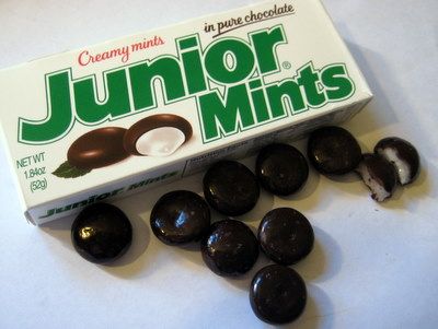 junior mints my favorite pick me up! Healthy Movie Snacks, Bubble Candy, Junior Mints, Types Of Candy, Movie Snacks, Movie Theatre, Tootsie Roll, Snack Options, Best Candy