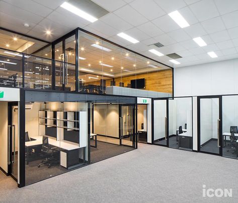 Mezzanine Office Design Industrial Loft, Factory Office Design Interiors, High Ceiling Office Interior, Logistic Office Design, Glass Wall Office Design, Marketing Office Ideas, Office With High Ceilings, Small Mezzanine Office, High Ceiling Office Design