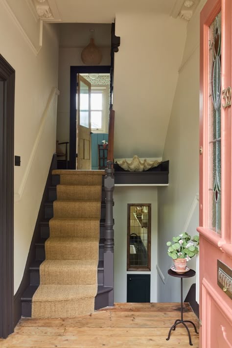 Inside a Warm Family Kitchen in a Victorian Terrace in East London Victorian Terrace House Interior, London House Interior, Terraced House Interior, Small Terraced House, Terrace House Interior, London Terrace House, Victorian Terrace Interior, Victorian Hallway, Victorian Terraced House