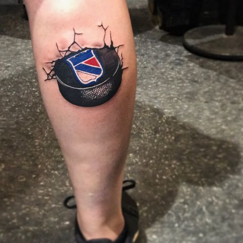 New York Rangers puck tattoo #NYR #Rangers #NewYorkRangers #puck #hockeypuck #hockey #hockeytattoo #rangers Hockey Puck Tattoo, New York Rangers Tattoo, Rangers Tattoo, Bro Tattoos, Phoenix Tattoo Sleeve, Hockey Tattoo, Hockey Helmet, Cute Tattoo, Hockey Puck