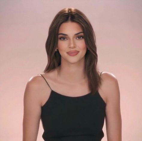 🌸🧚🏾‍♀️ Pinterest : @taelarshenell 🧚🏾‍♀️🌸 Kendall Jenner Icons, Stile Kendall Jenner, Kendall Jenner Makeup, Trajes Kylie Jenner, Jenner Makeup, Kendall Style, Kylie Jenner Outfits, Kendall Jenner Outfits, Jenner Outfits