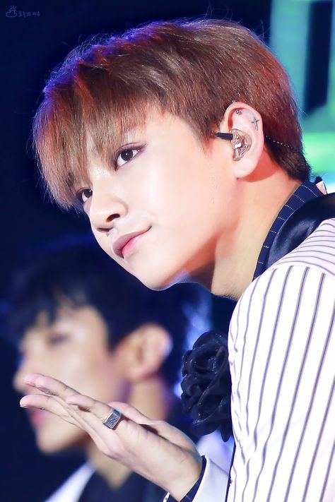 j i s o o Hong Jisoo, Joshua Seventeen, Diamond Life, Adore U, Joshua Hong, Pledis Entertainment, On Stage, Seventeen, Piercings