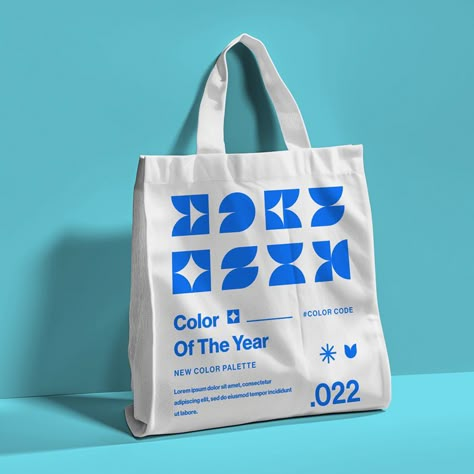 Free Totebag Mockup PSD Mockup Totebag, Tote Bag Graphic Design, Tote Bag Photography, Product Mockup Design, Susan Kare, Event Identity, Mockup Ideas, Post Layout, Tote Bag Mockup