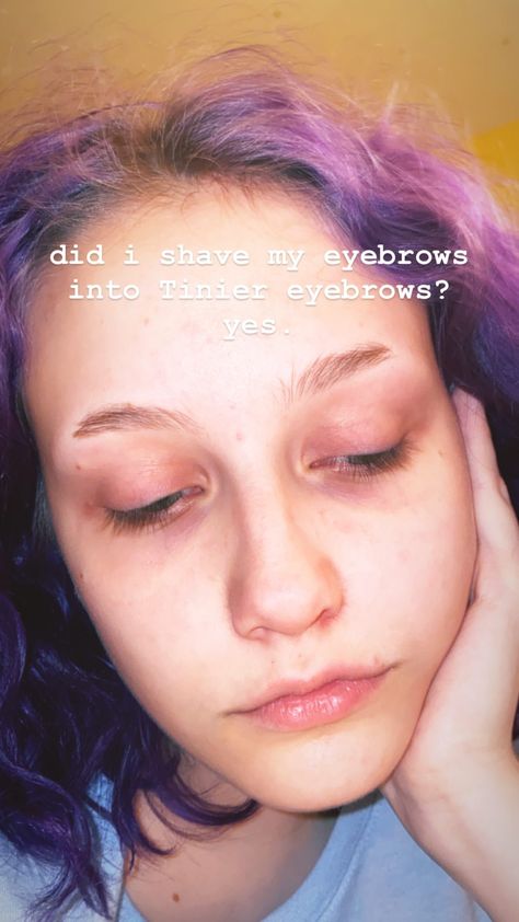 Circle Eyebrows, Tiny Eyebrows, Eyebrow Aesthetic, Chloe Moriondo, Silly Girls, Gender Envy, Summer Goals, Character Inspo