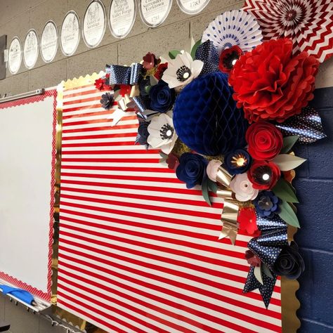 Patriotic Photo Backdrop, America Classroom Theme, Library Thanksgiving, Patriotic Backdrop, Grad Party Planning, Preschool Playroom, Stage Decor Ideas, Eagle Scout Ceremony, Classroom Decor Middle