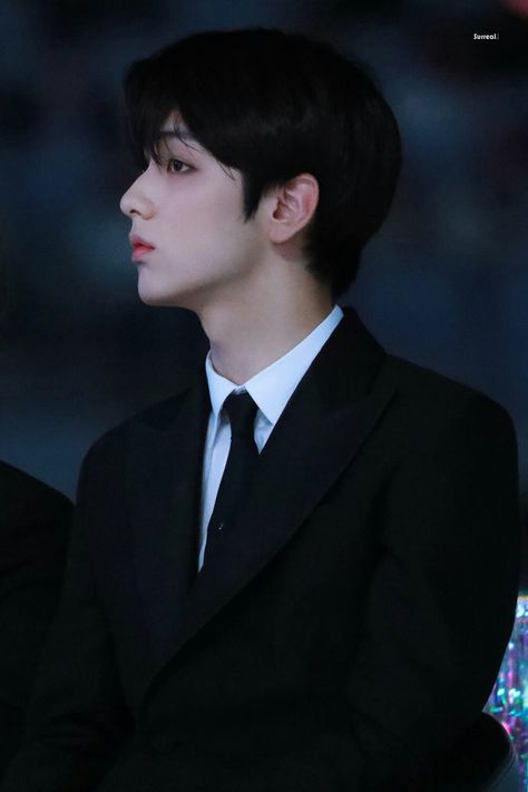 Txt Magic, Soobin Pics, Txt Choi Soobin, Magic Island, Aesthetic Grunge Outfit, Choi Soobin, Txt Soobin, Side Profile, Kpop Wallpaper