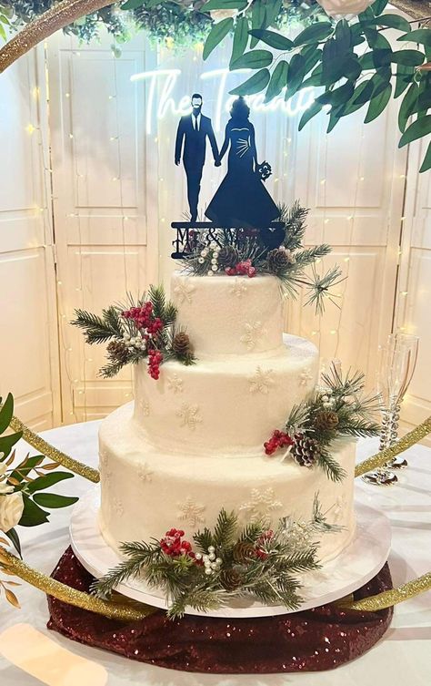 Wedding Cakes Christmas, Christmas Themed Wedding Cake, Christmas Theme Wedding Cake, Small Winter Wedding Cake, Small Wedding Cakes Christmas, Christmas Wedding Cake Topper, Christmas Wedding Cake, Winter Wedding Cake Toppers Christmas, Wedding Cupcake Display