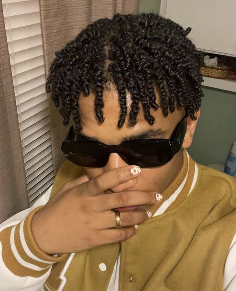 Twist Hair Men, Two Strand Twist Hairstyles, Mens Twists Hairstyles, Short Hair Twist Styles, Hair Twists Black, Natural Hair Men, Twist Cornrows, Cornrow Hairstyles For Men, Short Twists