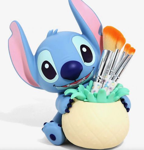 Pineapple Makeup, Stitch Makeup, Disney Gifts For Adults, Stitch Pineapple, Stitches Makeup, Stitch Toy, Lilo Y Stitch, Disney Makeup, Lilo Et Stitch