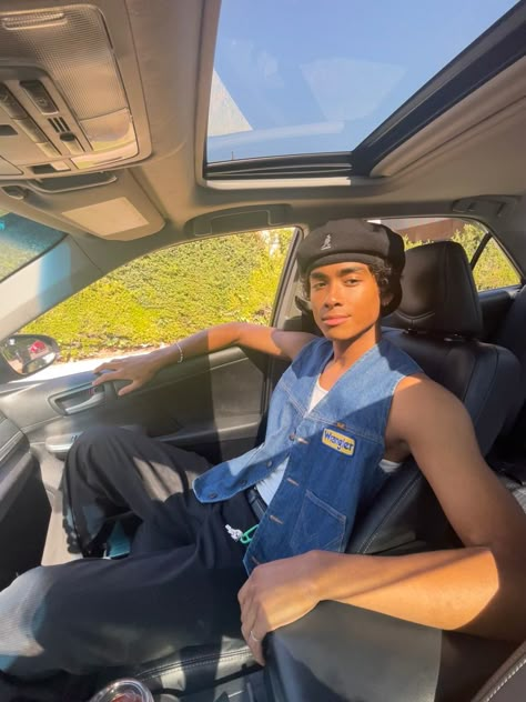 Kangol Hats Men Outfit, Jaymin Khansmith, Kangol Hats Men, Car Selfie Poses, Hat Men Outfit, Kangol Hat, Car Selfies, Car Selfie, Fire Pics