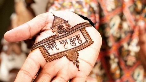 Brides love to get their hands decorated with mehndi, grooms on the contrary, usually prefer simple mehndi. Here are some latest groom mehndi designs 2020 that we love! Groom Mehendi Design, Groom Mehndi Design, Mehndi Designs 2018, Bridal Mehendi Designs Hands, Bridal Henna Designs, Mehndi Design Pictures, Modern Mehndi Designs, Engagement Mehndi Designs, Latest Bridal Mehndi Designs