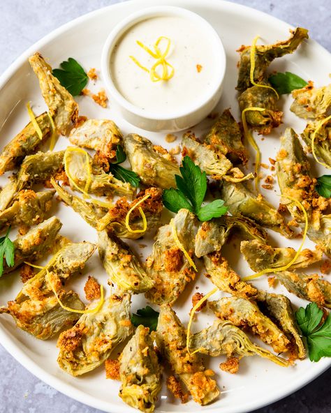 Parmesan Artichoke Hearts, Crispy Artichoke Hearts, Roasted Artichoke Hearts, Artichoke Appetizer, Blue Jean Chef, Simple Appetizer, Artichoke Salad, Roasted Artichoke, Roast Zucchini