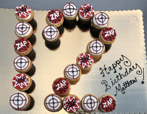 Laser Tag themed cupcakes. Laser Tag Cupcakes, Bowling Cupcakes Ideas, Laser Tag Cake, Mini Golf Birthday Party, Star Wars Party Decorations, Laser Game, Laser Tag Birthday Party, Laser Tag Party, Laser Tag Birthday